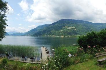 هتل Appartementhaus Karantanien Am Ossiacher See