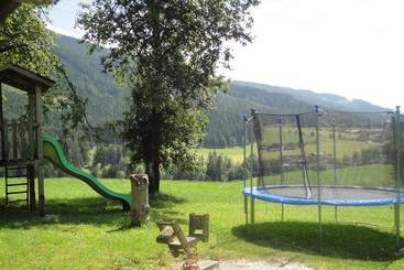 هتل Bauernhof Schnoellhof