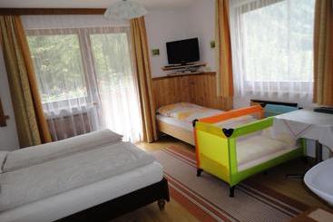 هتل Haus Dorfblick