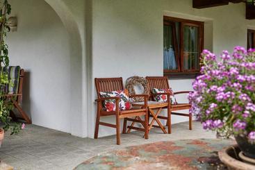 هتل Haus Elfi Fiegl