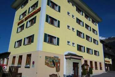 בית מלון כפרי Kistenpass