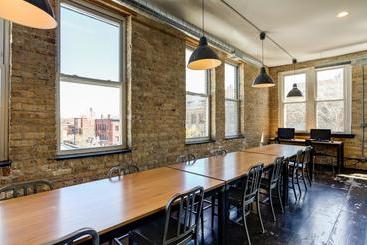 هتل Urban Holiday Lofts
