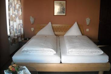 هتل Garni Ursalina Bad Ragaz