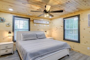 بيت ريفى Spacious Sevierville Cabin W/ Hot Tub & Game Room!