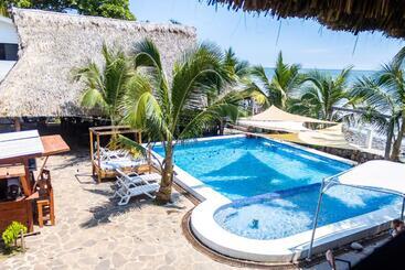 Yalí Sunzal Hotel La Libertad