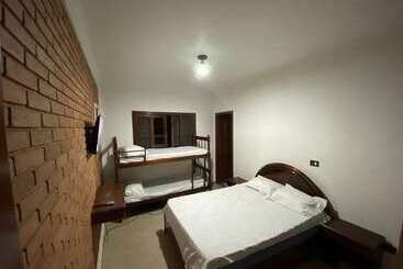 簡易ホテル Pousada Kavili