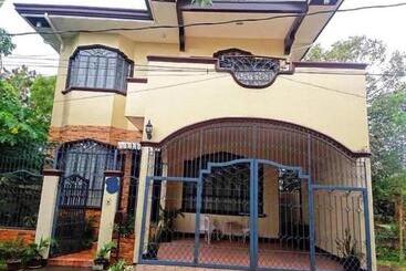 膳宿费 Juliet Guest House Near Enchanted Kingdom