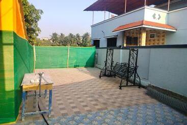 ベッドアンドブレックファースト Shubhamkaroti Cottage Ac Rooms
