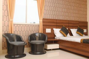 בית מלון כפרי Ilif 2727 Sai Palace