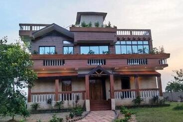 בית מלון כפרי Bishnupur River Side Resort