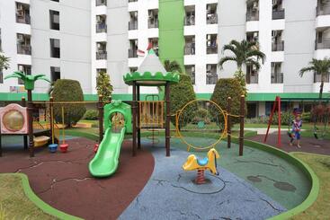 هتل Capital O 93372 Aurora Residence