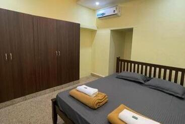 پانسیون Dhruv Guest House