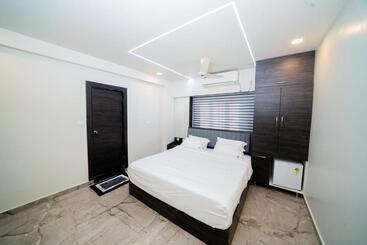 Fabhotel Brk Iconic Residency