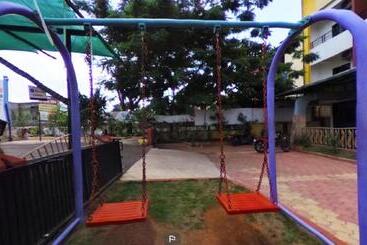 Hostel Nomadics