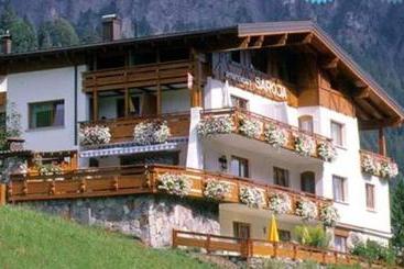 هتل Appartementhaus Saroja