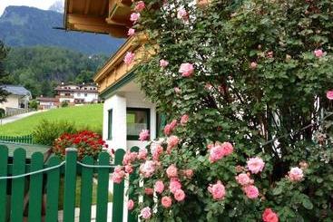 هتل Appartementhaus Zillertal