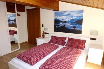 هتل Appartementhaus Zillertal
