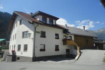 هتل Appartements Klapeer