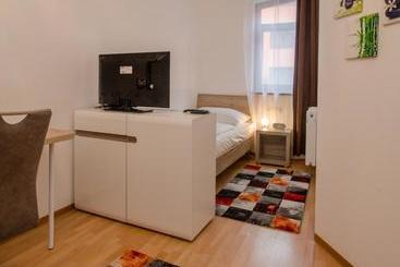 هتل Gasthaus Pension Nagl