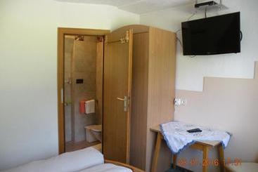 هتل Haus Fini