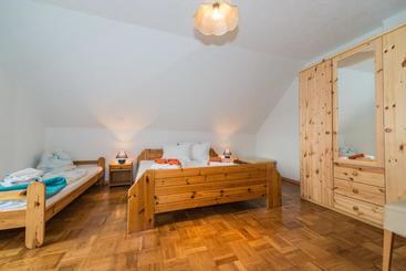 هتل Haus Goehringer