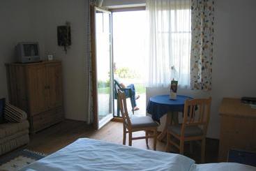 هتل Landhaus Eder