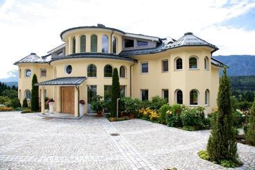 هتل Villa Victoria