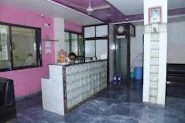 בית מלון כפרי Kewal Inn Jalgaon