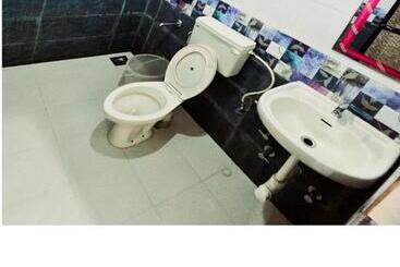 בית מלון כפרי Joaquim Baga Beach Resort Goa