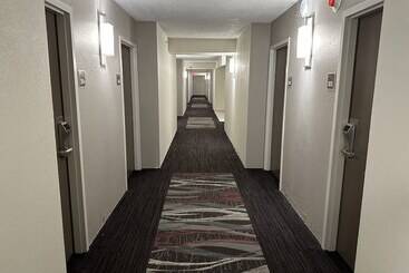 هتل Red Roof Inn Charleston   Dunbar