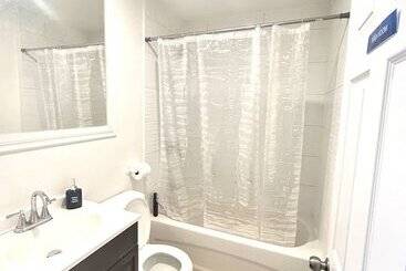 پانسیون Aubin Paradise Housing