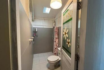 De Bra Hostel