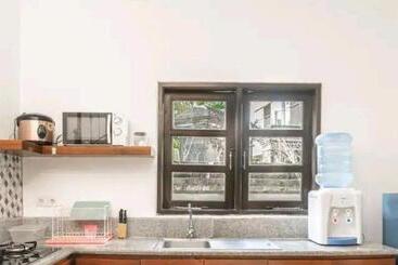 Пансион Cozy Room With Pool Walking Distance To Beach