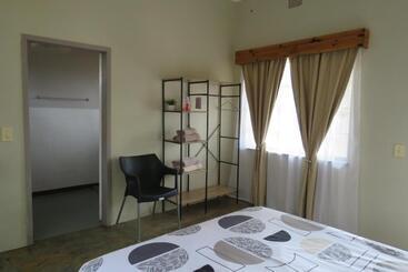 بنسيون Faith City Guesthouse