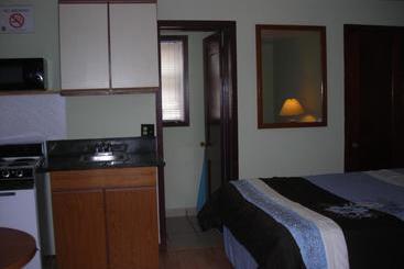 Deer Trail Motel
