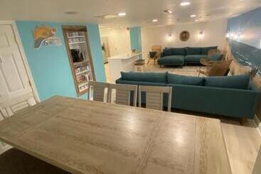 هتل Canalside Inn