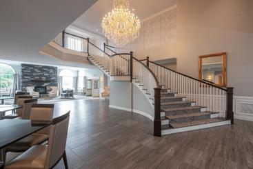 בית מלון כפרי The Glen Sanders Mansion