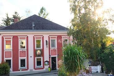 בית מלון כפרי Josepha Hirsch Gästehaus