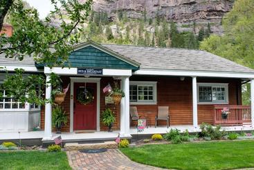 هتل Secret Garden Bed And Breakfast