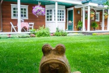 هتل Secret Garden Bed And Breakfast