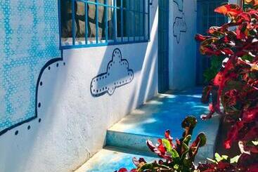 بنسيون Surf N Roll House