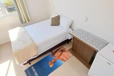 بنسيون Camelo Locação De Suítes Individuais Pousada Com Cozinha E Sala Compartilhada