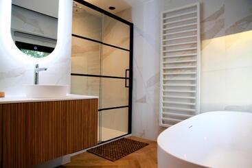 Bed & Breakfast Dionbulles & Dionlodge Guesthouse, Private Wellness Pool In Option