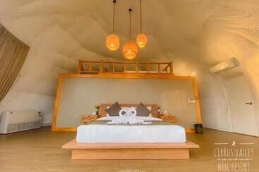 בית מלון כפרי Cirrus Valley Hill Resort