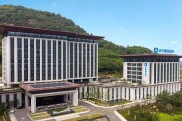 Отель Wyndham Taizhou West