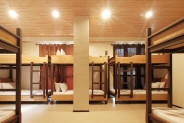 Общежитие Ghiellaniqa Inn