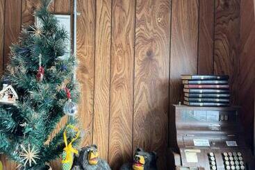 Town And Country Motel