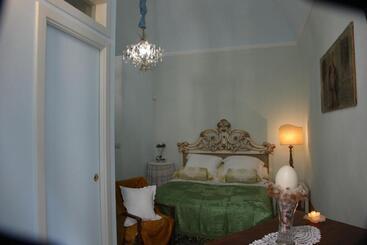 تختخواب و صبحانه Locus Amoenus Luxury Rooms