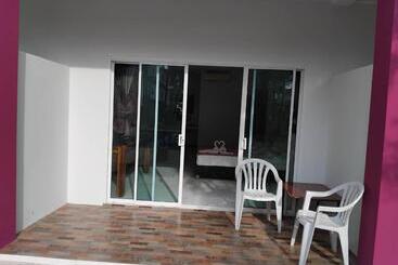 استراحتگاه Khaolak Summer House 2