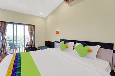בית מלון כפרי Treebo Trend Breeze Mansion